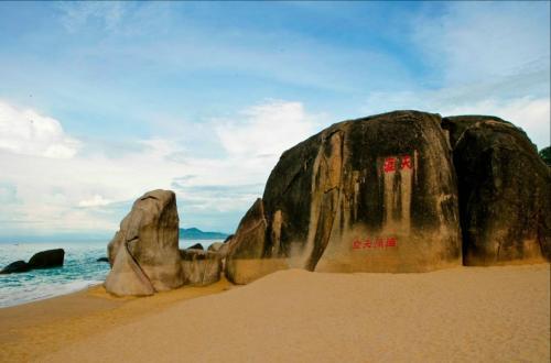 上海天涯海角浴场全套,海滨休闲新地标，尽享海风与阳光的完美邂逅